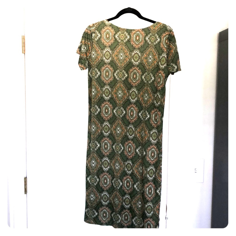 Green patterned T-shirt dress